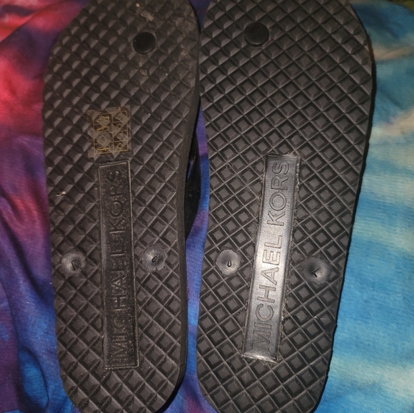 Brand new Michael Kors flip flops - Picture 6 of 6